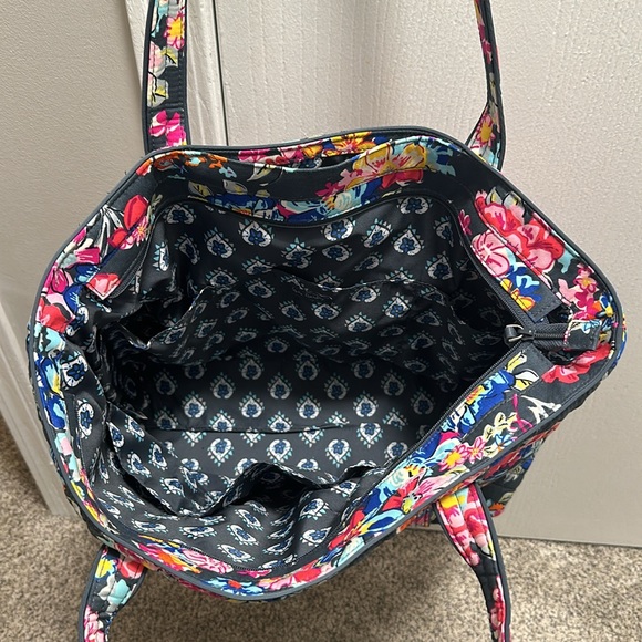 Vera Bradley Pretty Posies Tote - Picture 2 of 5
